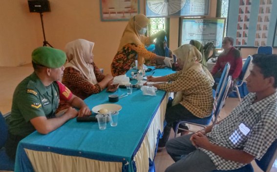 Edukasi Lansia dan Lansia Berisiko Tinggi oleh Tenaga Kesehatan UPT PKM Talagamori